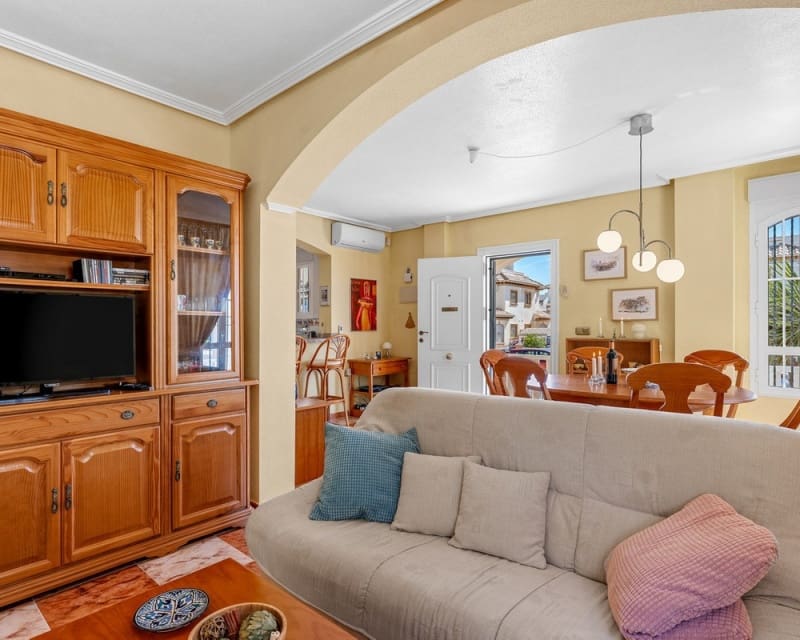 2 bedroom Villa for sale in Cabo Roig with pool - € 219,000 (Ref: 9856252)