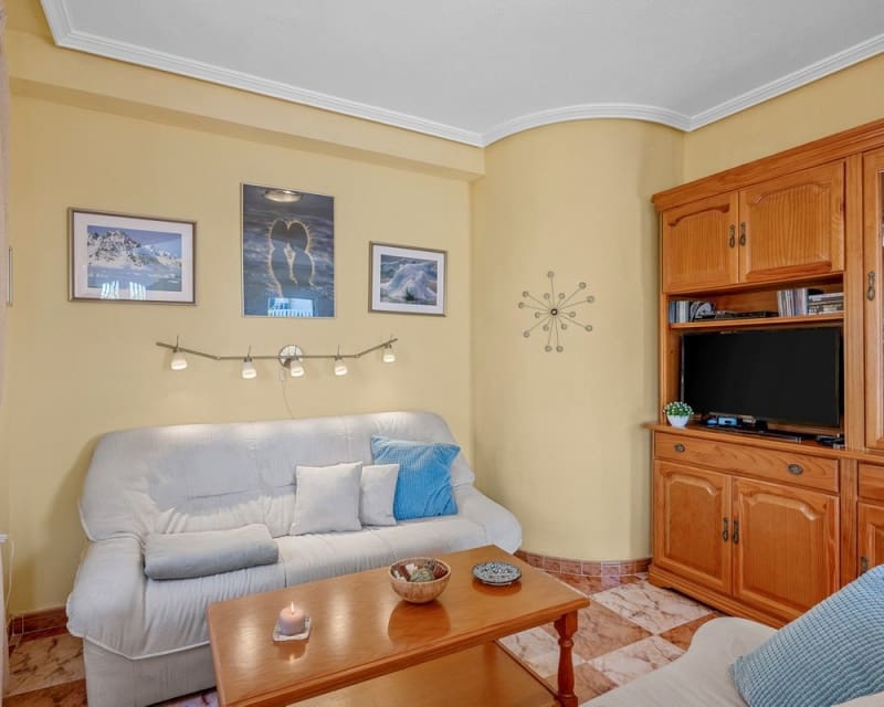 2 bedroom Villa for sale in Cabo Roig with pool - € 219,000 (Ref: 9856252)