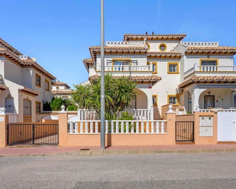 2 bedroom Villa for sale in Cabo Roig with pool - € 219,000 (Ref: 9856252)