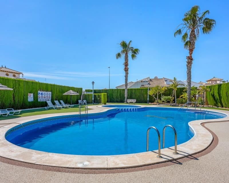2 bedroom Villa for sale in Cabo Roig with pool - € 219,000 (Ref: 9856252)
