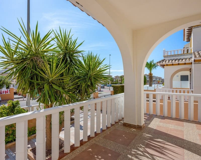 2 bedroom Villa for sale in Cabo Roig with pool - € 219,000 (Ref: 9856252)