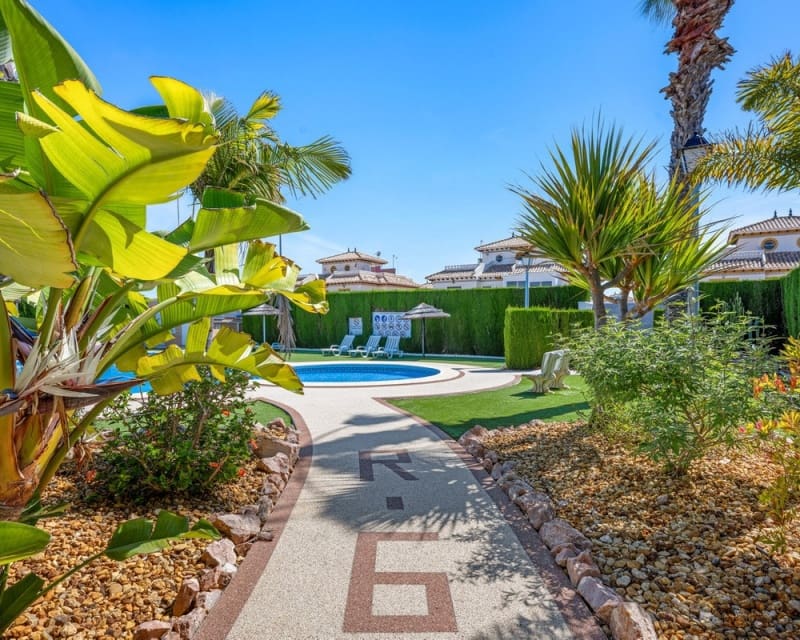 2 bedroom Villa for sale in Cabo Roig with pool - € 219,000 (Ref: 9856252)