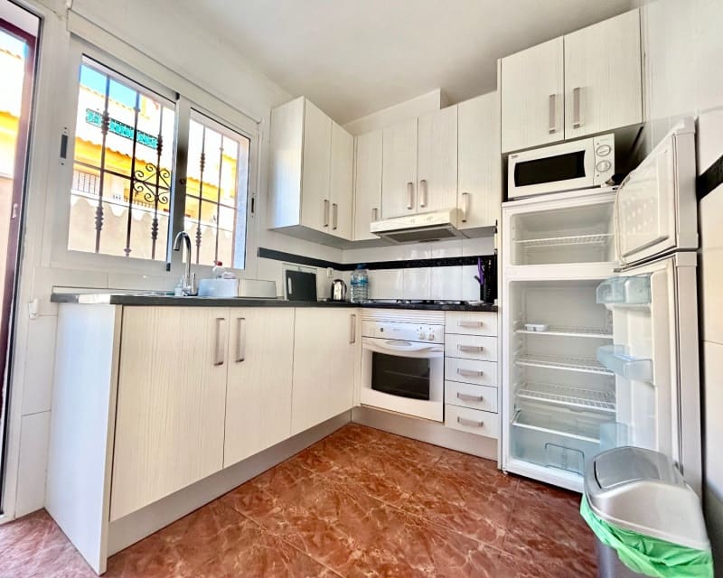 Apartamento de 2 habitaciones en La Zenia en venta con piscina - 190.900 € (Ref: 9860769)