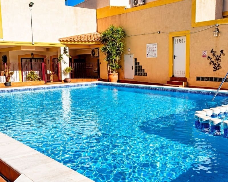 Apartamento de 2 habitaciones en La Zenia en venta con piscina - 190.900 € (Ref: 9860769)