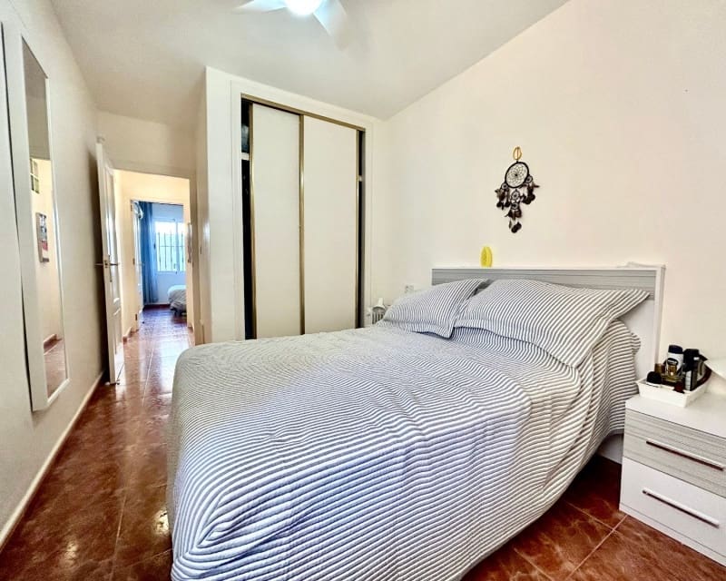 Apartamento de 2 habitaciones en La Zenia en venta con piscina - 190.900 € (Ref: 9860769)