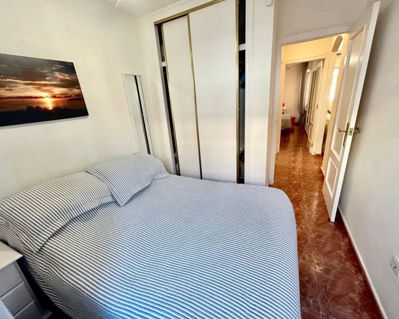 Apartamento de 2 habitaciones en La Zenia en venta con piscina - 190.900 € (Ref: 9860769)