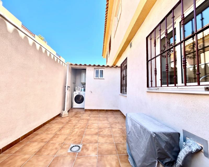 Apartamento de 2 habitaciones en La Zenia en venta con piscina - 190.900 € (Ref: 9860769)