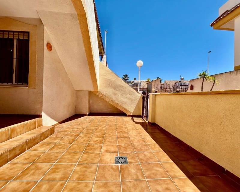 Apartamento de 2 habitaciones en La Zenia en venta con piscina - 190.900 € (Ref: 9860769)
