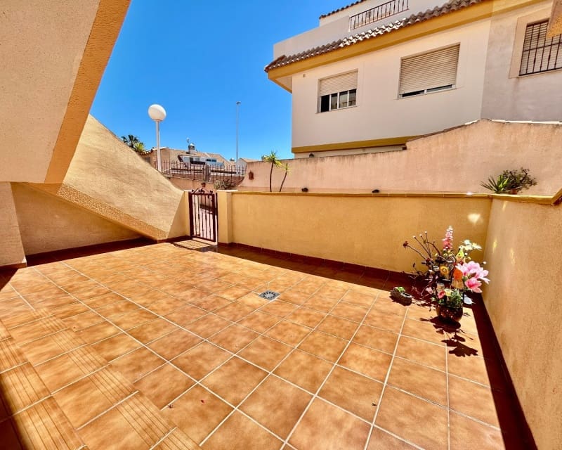 Apartamento de 2 habitaciones en La Zenia en venta con piscina - 190.900 € (Ref: 9860769)