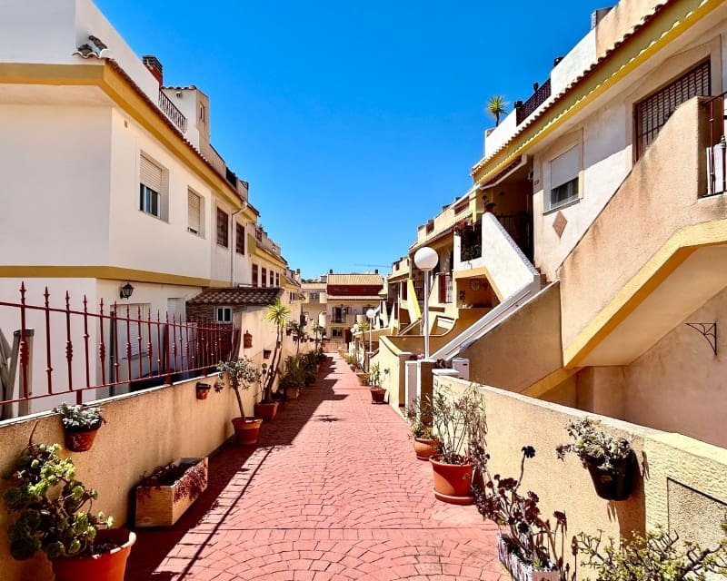 Apartamento de 2 habitaciones en La Zenia en venta con piscina - 190.900 € (Ref: 9860769)