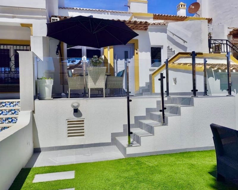 3 bedroom Bungalow for sale in Villamartin with pool - € 279,995 (Ref: 9860770)