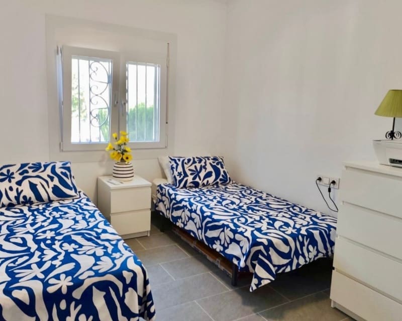 3 bedroom Bungalow for sale in Villamartin with pool - € 279,995 (Ref: 9860770)