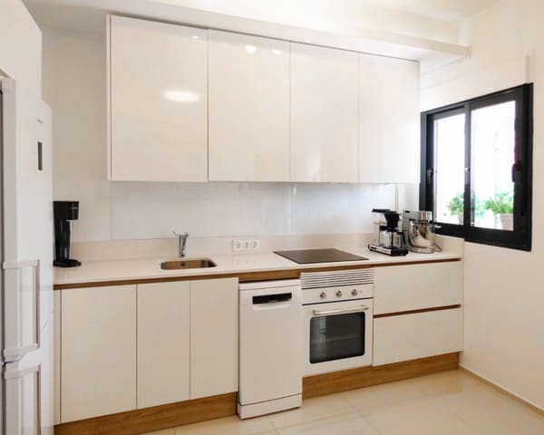 2 soveværelse Lejlighed til salg i Villamartin, Orihuela med swimmingpool - € 229.000 (Ref: 9860771)