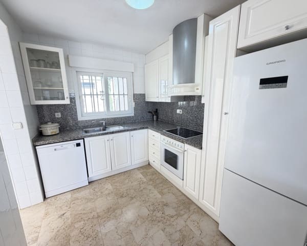 2 soverom Hus til salgs i Villamartin, Orihuela med svømmebasseng - € 234 000 (Ref: 9862432)