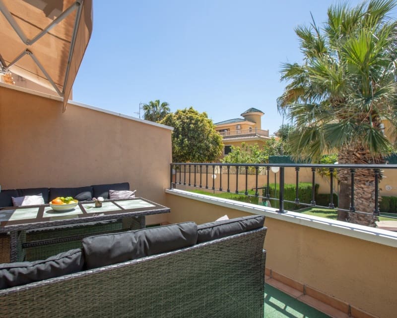 2 soveværelse Lejlighed til salg i Villamartin med swimmingpool - € 215.000 (Ref: 9862434)