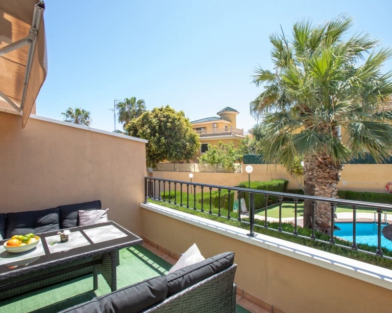 2 soveværelse Lejlighed til salg i Villamartin med swimmingpool - € 215.000 (Ref: 9862434)