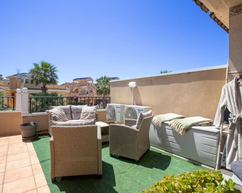 2 soveværelse Lejlighed til salg i Villamartin med swimmingpool - € 215.000 (Ref: 9862434)