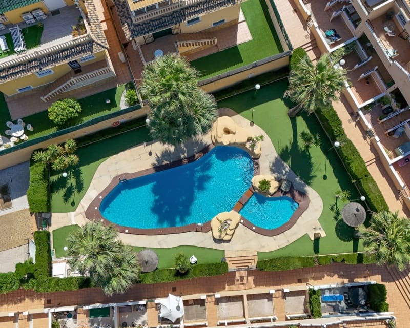 2 soveværelse Lejlighed til salg i Villamartin med swimmingpool - € 215.000 (Ref: 9862434)