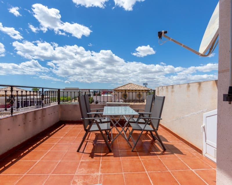 2 bedroom Villa for sale in Playa Flamenca with pool - € 209,000 (Ref: 9862435)