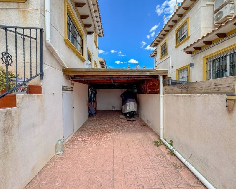 2 bedroom Villa for sale in Playa Flamenca with pool - € 209,000 (Ref: 9862435)