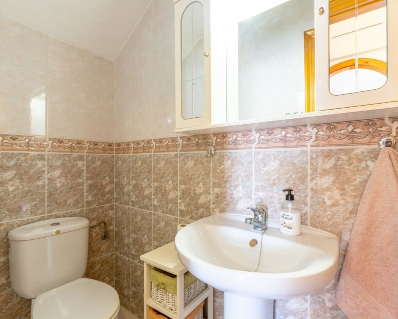 2 bedroom Villa for sale in Playa Flamenca with pool - € 209,000 (Ref: 9862435)