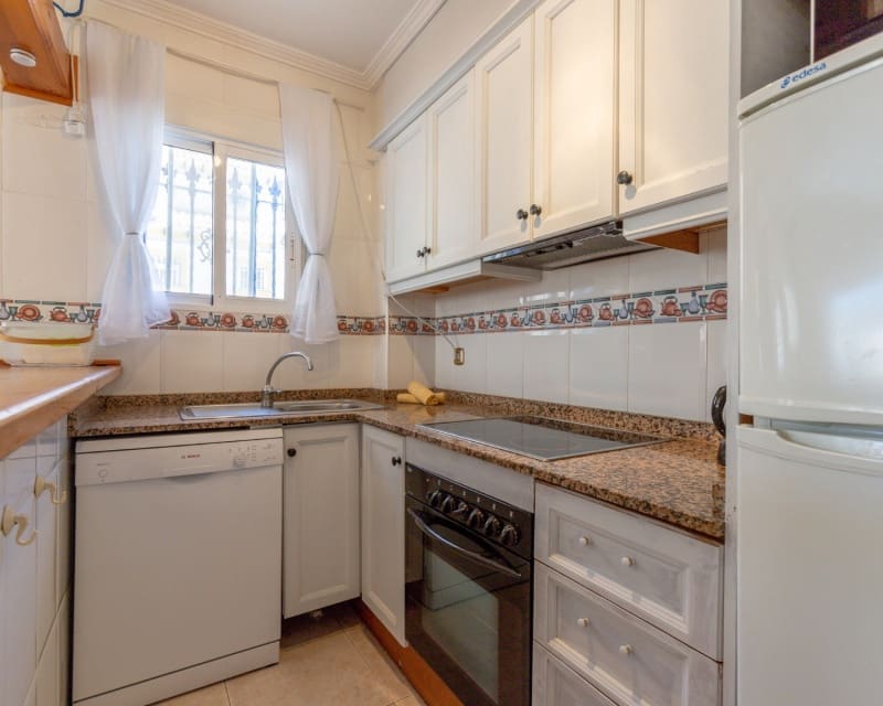 2 bedroom Villa for sale in Playa Flamenca with pool - € 209,000 (Ref: 9862435)