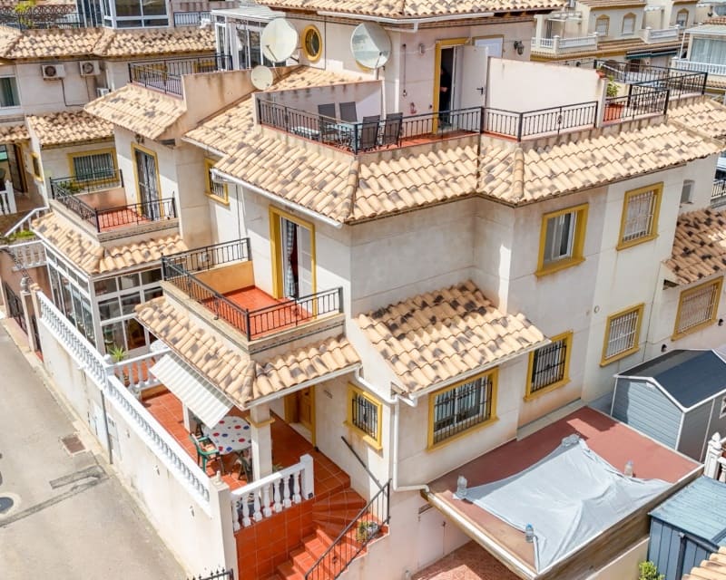 2 bedroom Villa for sale in Playa Flamenca with pool - € 209,000 (Ref: 9862435)
