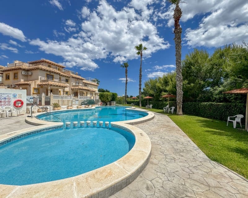 2 bedroom Villa for sale in Playa Flamenca with pool - € 209,000 (Ref: 9862435)