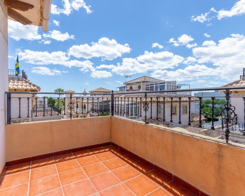 2 bedroom Villa for sale in Playa Flamenca with pool - € 209,000 (Ref: 9862435)