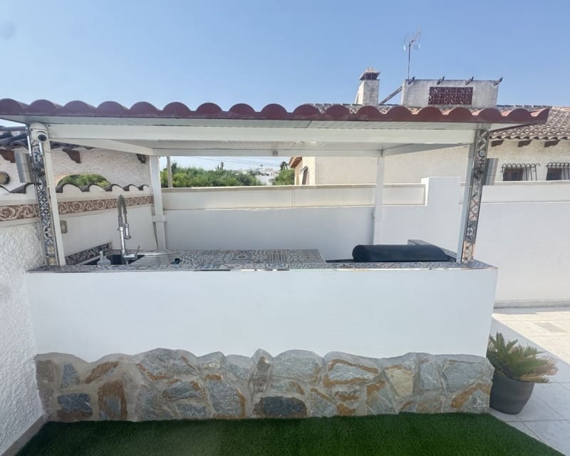 2 sovrum Villa till salu i Villamartin med pool - 299 995 € (Ref: 9862438)