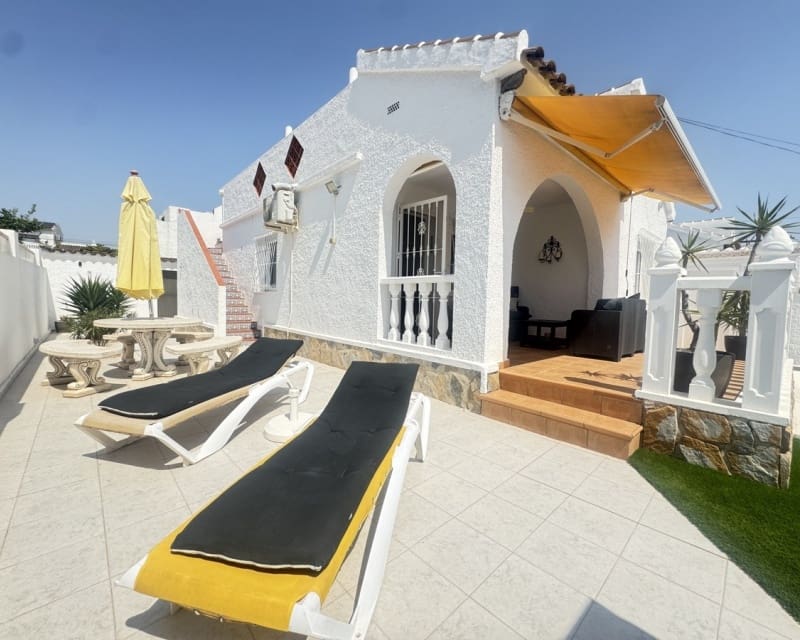 2 sovrum Villa till salu i Villamartin med pool - 299 995 € (Ref: 9862438)
