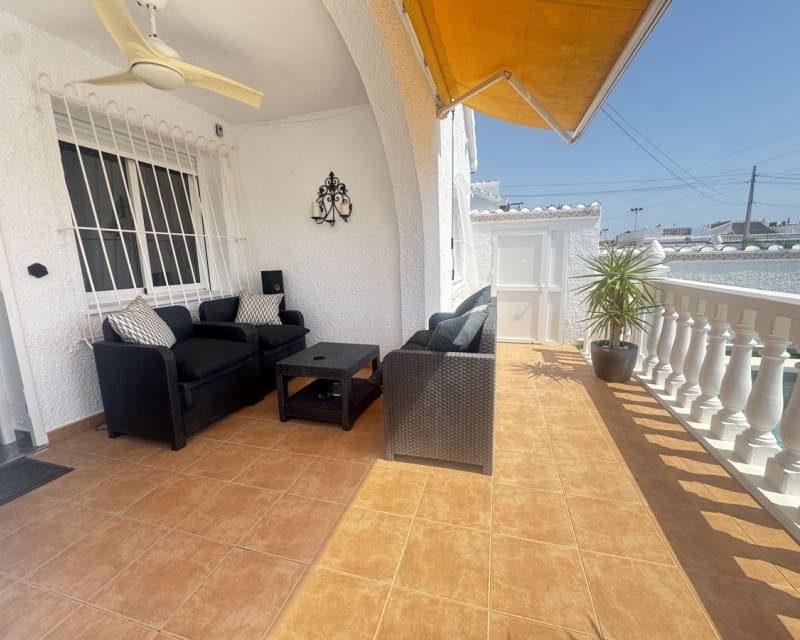 2 sovrum Villa till salu i Villamartin med pool - 299 995 € (Ref: 9862438)