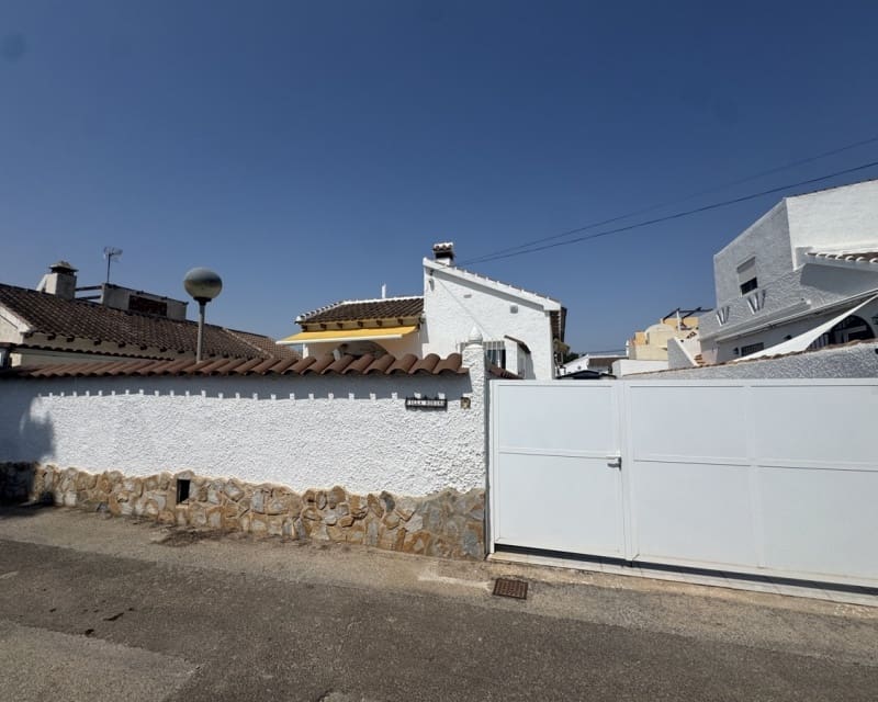 2 sovrum Villa till salu i Villamartin med pool - 299 995 € (Ref: 9862438)