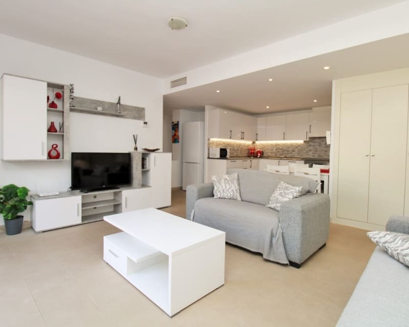 3 soveværelse Lejlighed til salg i Playa Flamenca med swimmingpool - € 225.000 (Ref: 9862439)