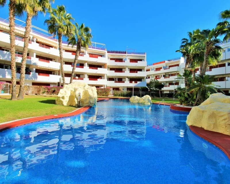 3 soveværelse Lejlighed til salg i Playa Flamenca med swimmingpool - € 225.000 (Ref: 9862439)