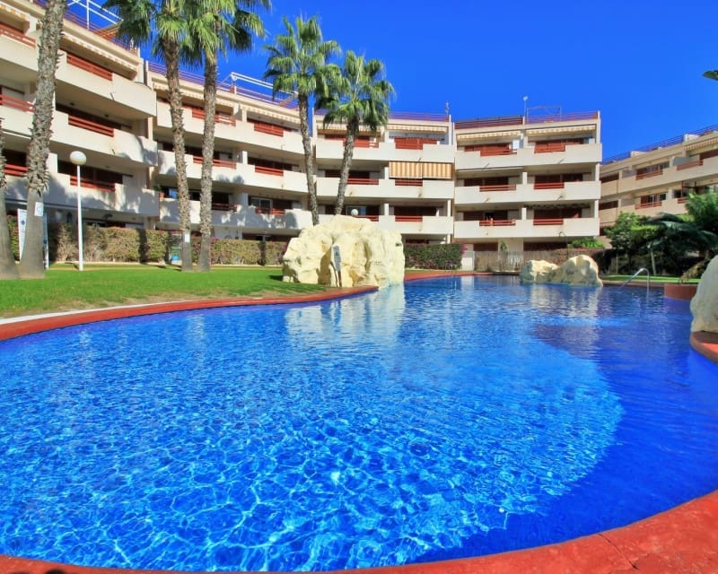 3 soveværelse Lejlighed til salg i Playa Flamenca med swimmingpool - € 225.000 (Ref: 9862439)