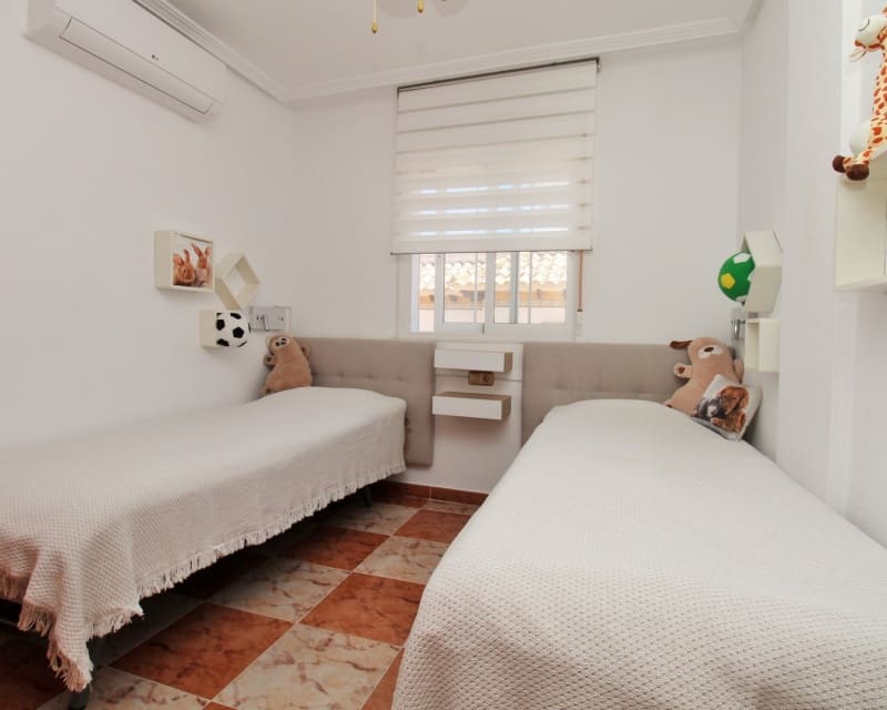 2 soveværelse Villa til salg i Cabo Roig med swimmingpool - € 219.900 (Ref: 9862440)