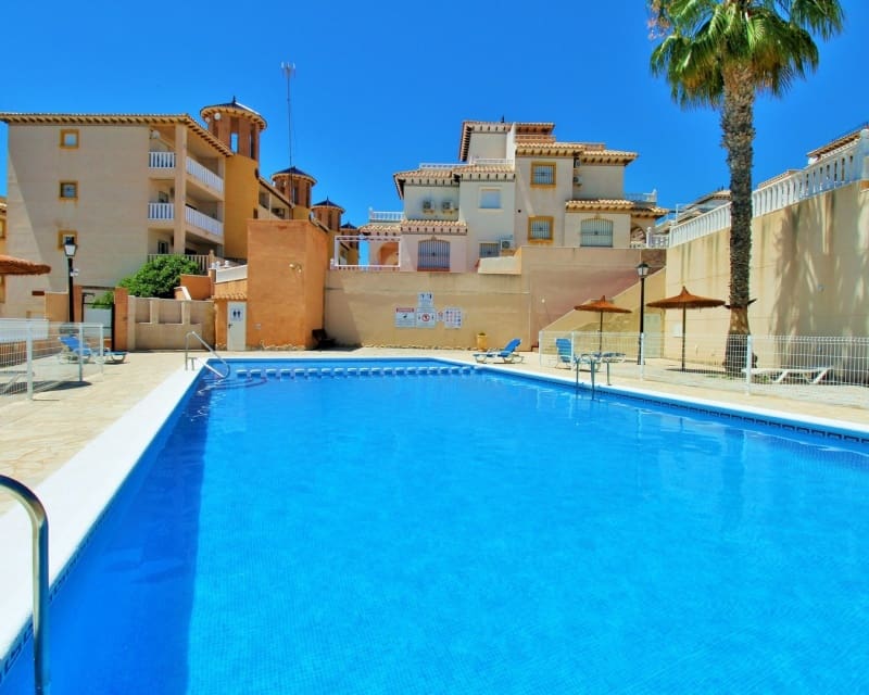 2 soveværelse Villa til salg i Cabo Roig med swimmingpool - € 219.900 (Ref: 9862440)