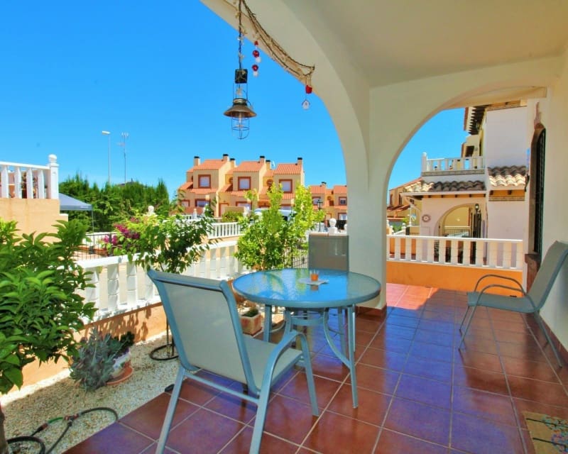 2 soveværelse Villa til salg i Cabo Roig med swimmingpool - € 219.900 (Ref: 9862440)