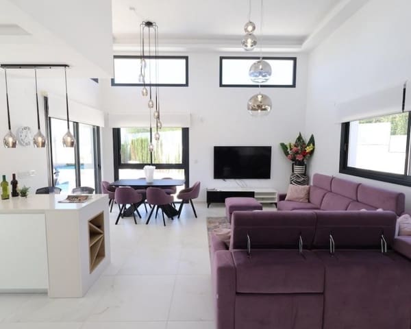 3 quarto Moradia para venda em Los Montesinos com piscina - 699 000 € (Ref: 9874341)