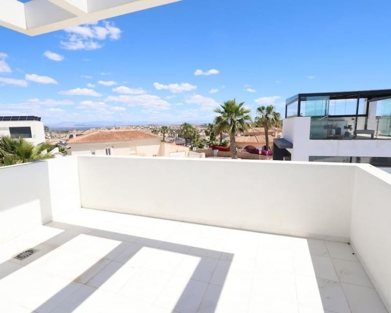 3 bedroom Villa for sale in Los Montesinos with pool - € 699,000 (Ref: 9874341)