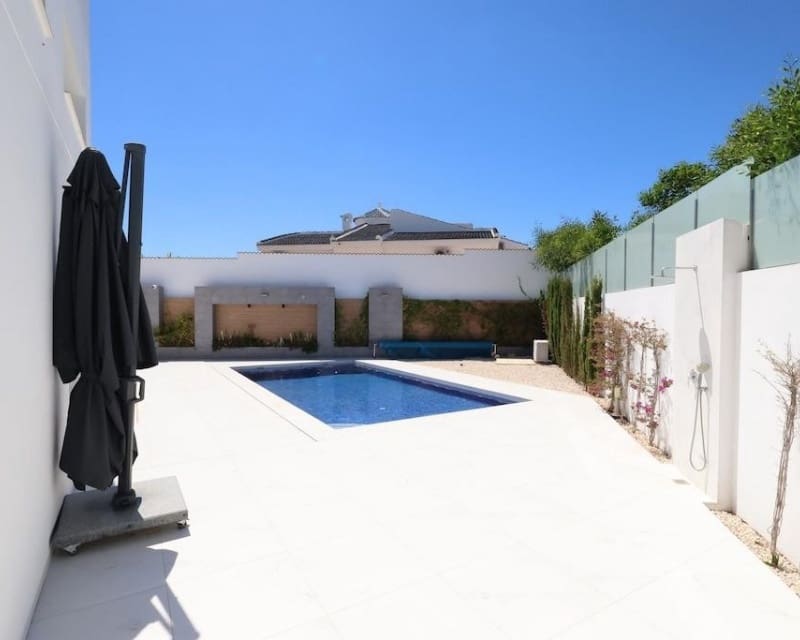 3 bedroom Villa for sale in Los Montesinos with pool - € 699,000 (Ref: 9874341)