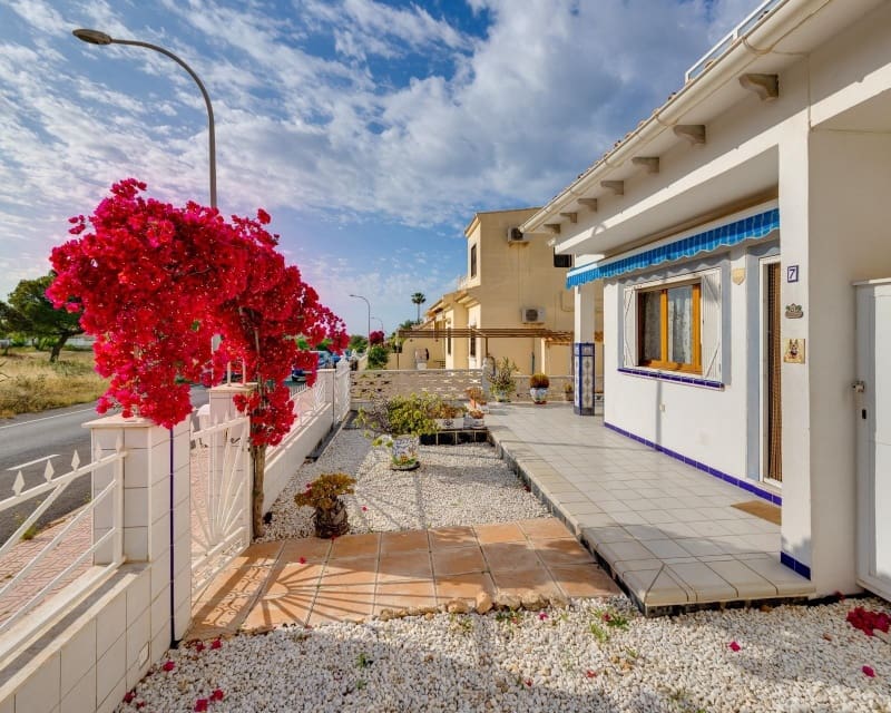 2 bedroom Villa for sale in La Florida - € 186,500 (Ref: 9874343)