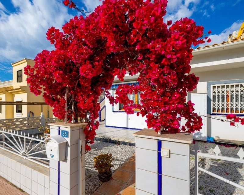2 bedroom Villa for sale in La Florida - € 186,500 (Ref: 9874343)