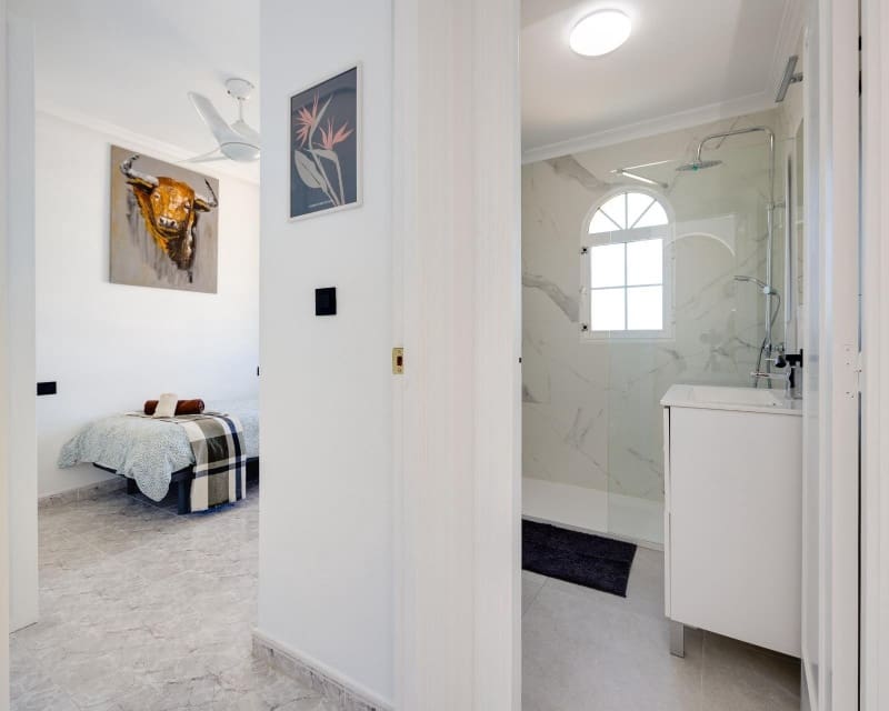 2 soveværelse Lejlighed til salg i La Zenia - € 169.900 (Ref: 9874344)