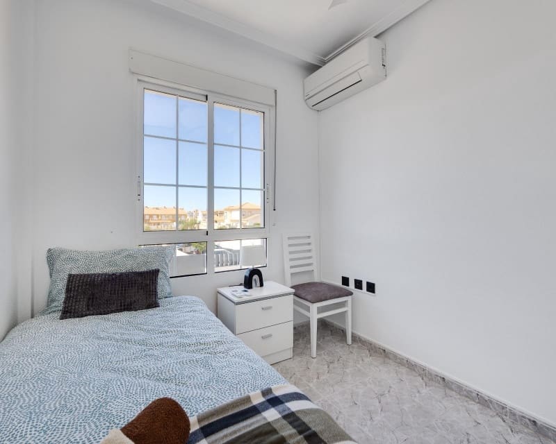 2 soveværelse Lejlighed til salg i La Zenia - € 169.900 (Ref: 9874344)