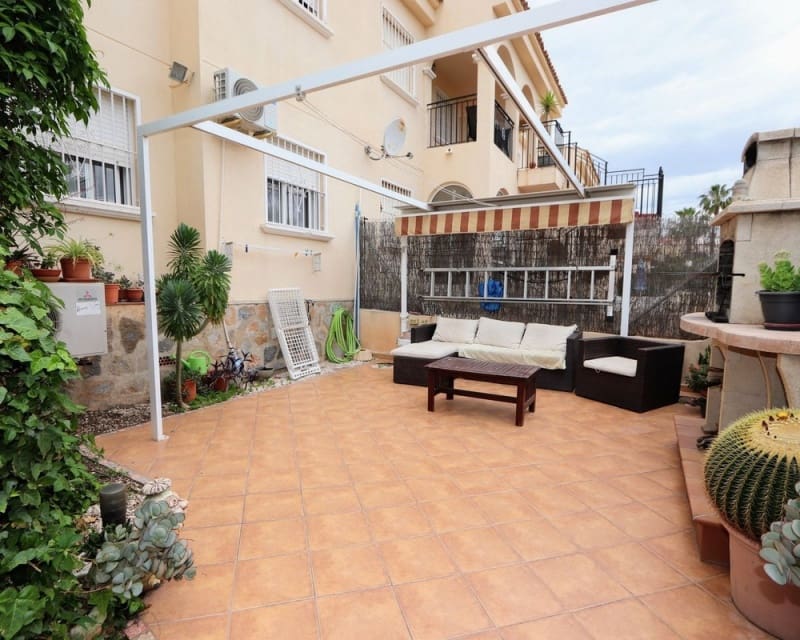 3 soveværelse Lejlighed til salg i Playa Flamenca med swimmingpool - € 194.000 (Ref: 9874345)