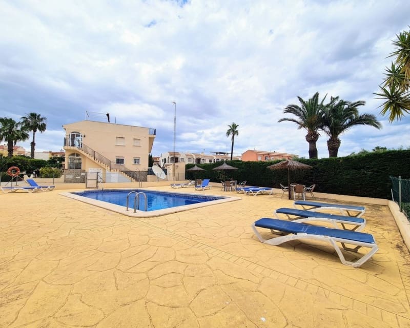 3 soveværelse Lejlighed til salg i Playa Flamenca med swimmingpool - € 194.000 (Ref: 9874345)