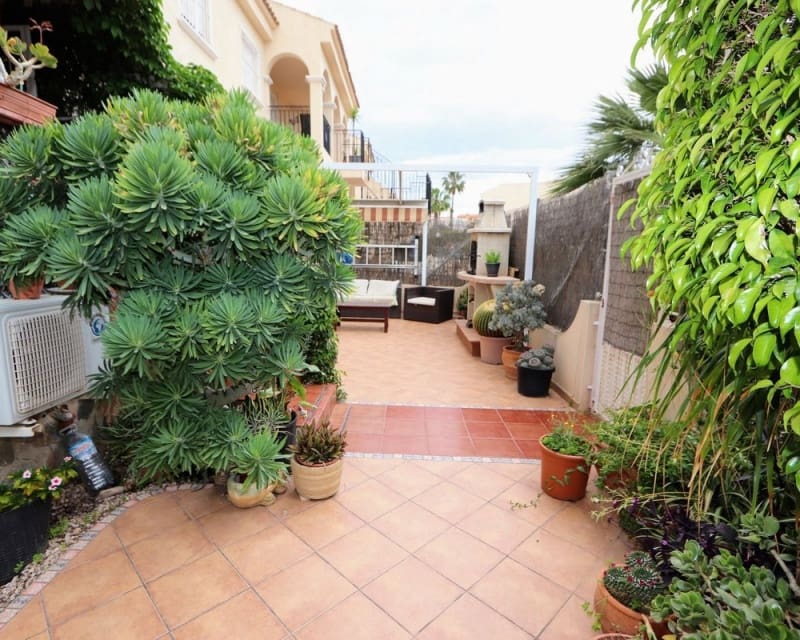 3 soveværelse Lejlighed til salg i Playa Flamenca med swimmingpool - € 194.000 (Ref: 9874345)