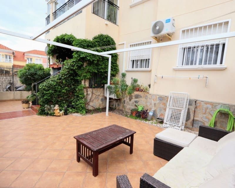 3 soveværelse Lejlighed til salg i Playa Flamenca med swimmingpool - € 194.000 (Ref: 9874345)